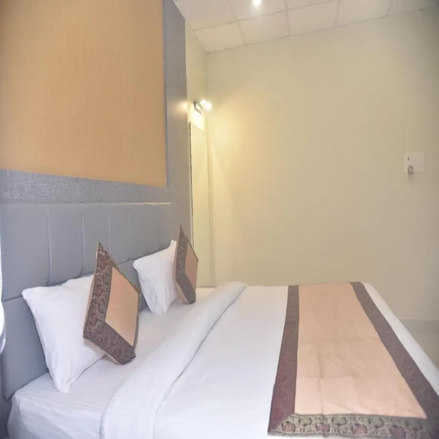 Hotel Tridev Grand Benares