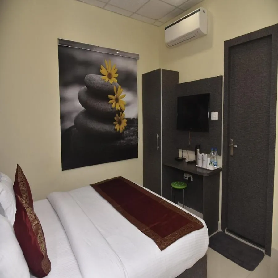Hotel Tridev Grand Benares 3*,